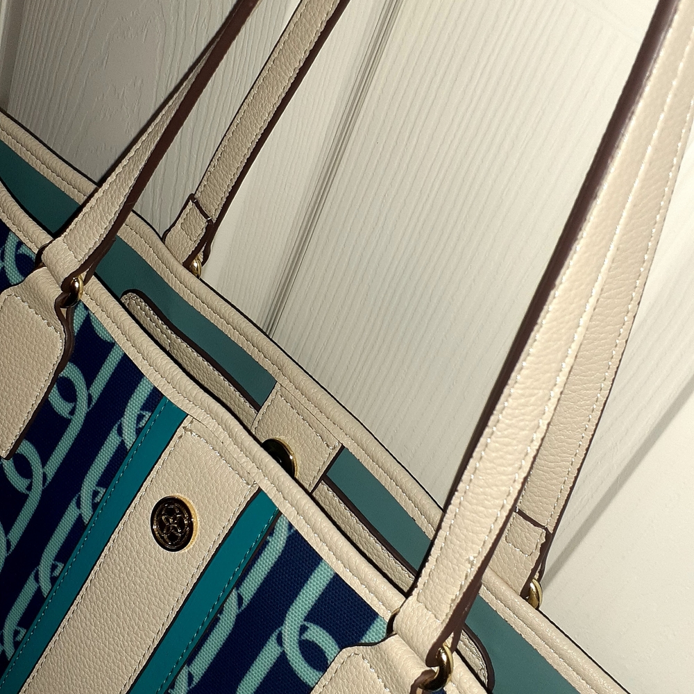 Blue and Cream Patterned Tote - Picture 3 of 6